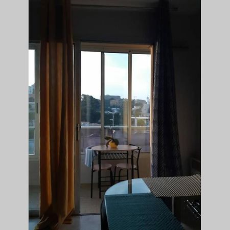 Appartement A 50 mètres de la plage et de la promenade des anglais à Nice Extérieur photo