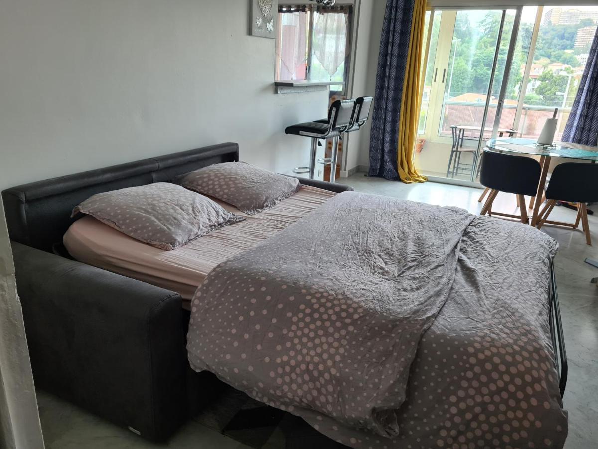 Appartement A 50 mètres de la plage et de la promenade des anglais à Nice Extérieur photo
