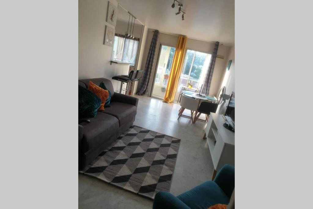 Appartement A 50 mètres de la plage et de la promenade des anglais à Nice Extérieur photo